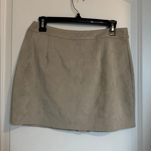 Button-Front greyish Crean Tan Velvet Skirt - Picture 4 of 10